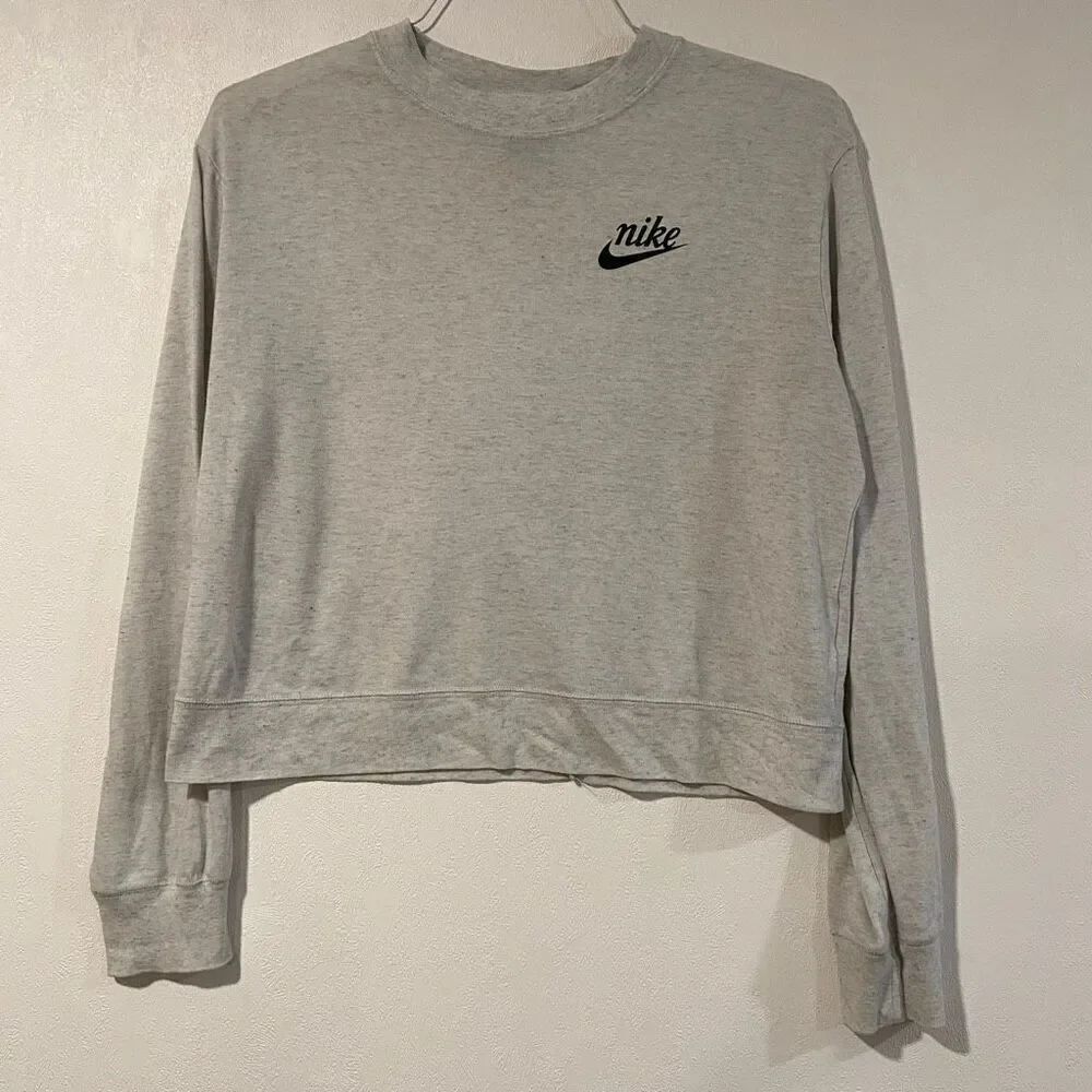 Nike Gray Cropped Crewneck Sweatshirt Women’s Small | Logo Pullover